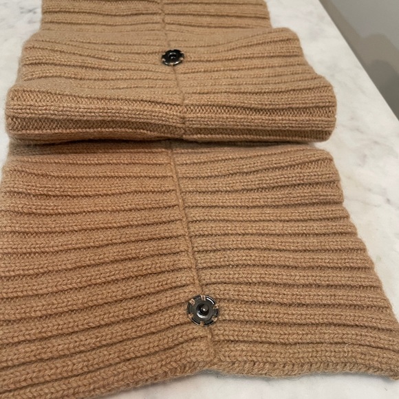 Michael Kors  Button Adjustable Wool Scarf - Picture 3 of 7